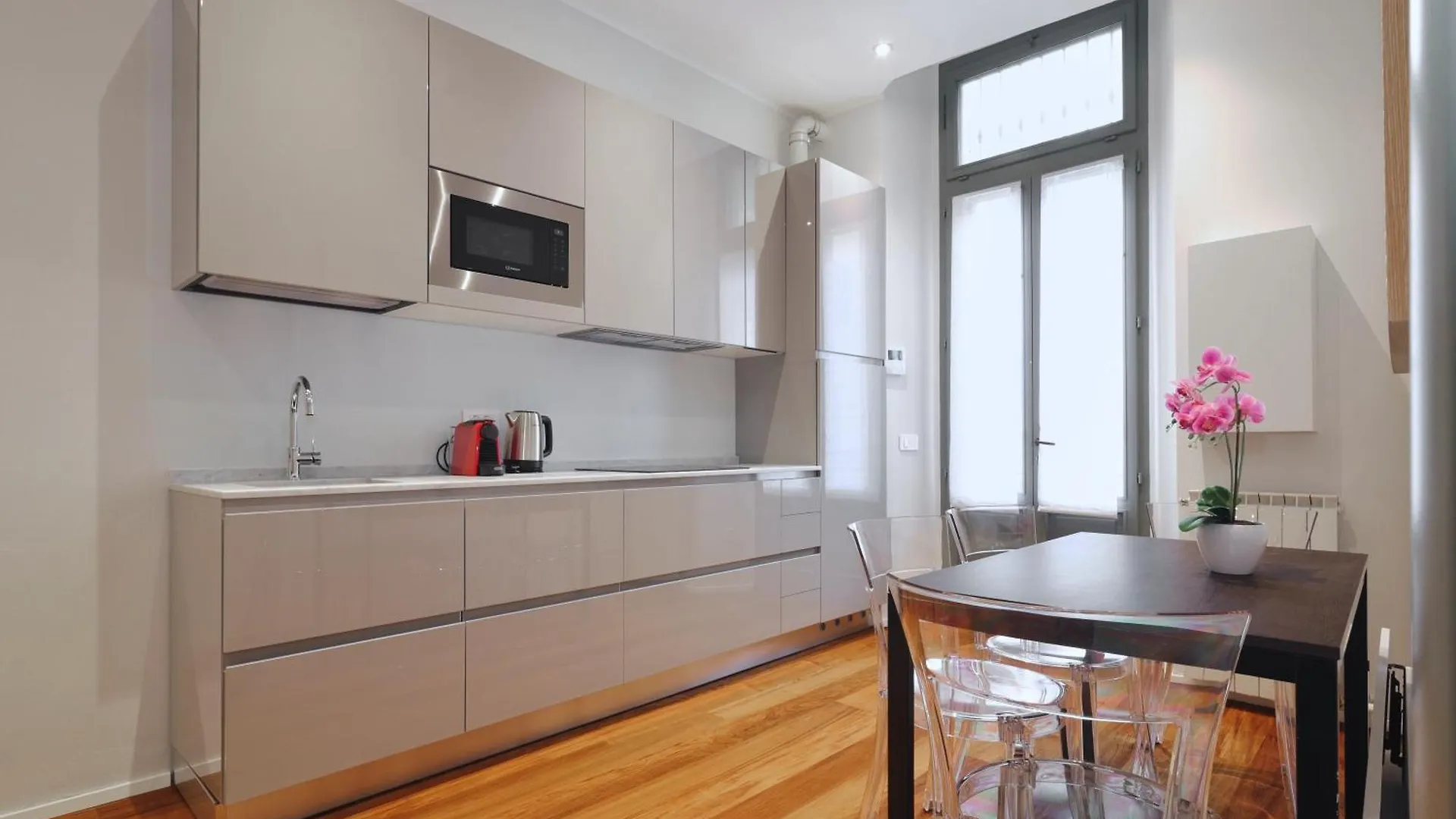 Apartamento Joivy Modern Flat Near Duomo Di Milano Italia